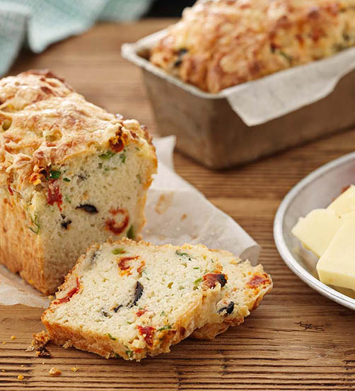 Cheesy olive & sun-dried tomato loaf